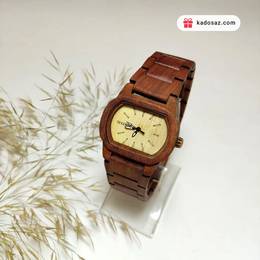 ساعت مچی چوبی مدل هوژین با چوب آلوچه قرمز