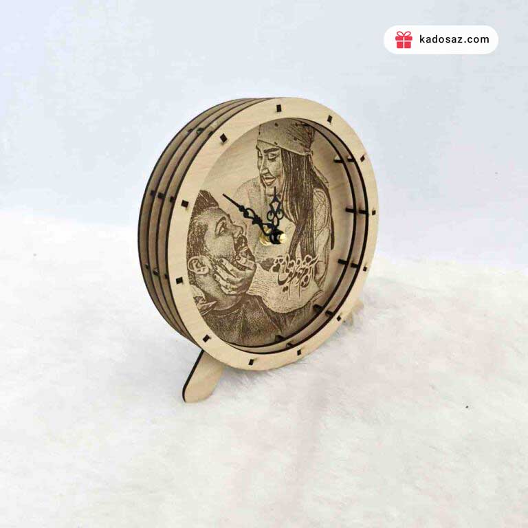 ساعت چوبی رومیزی چند لایه با عکس و متن